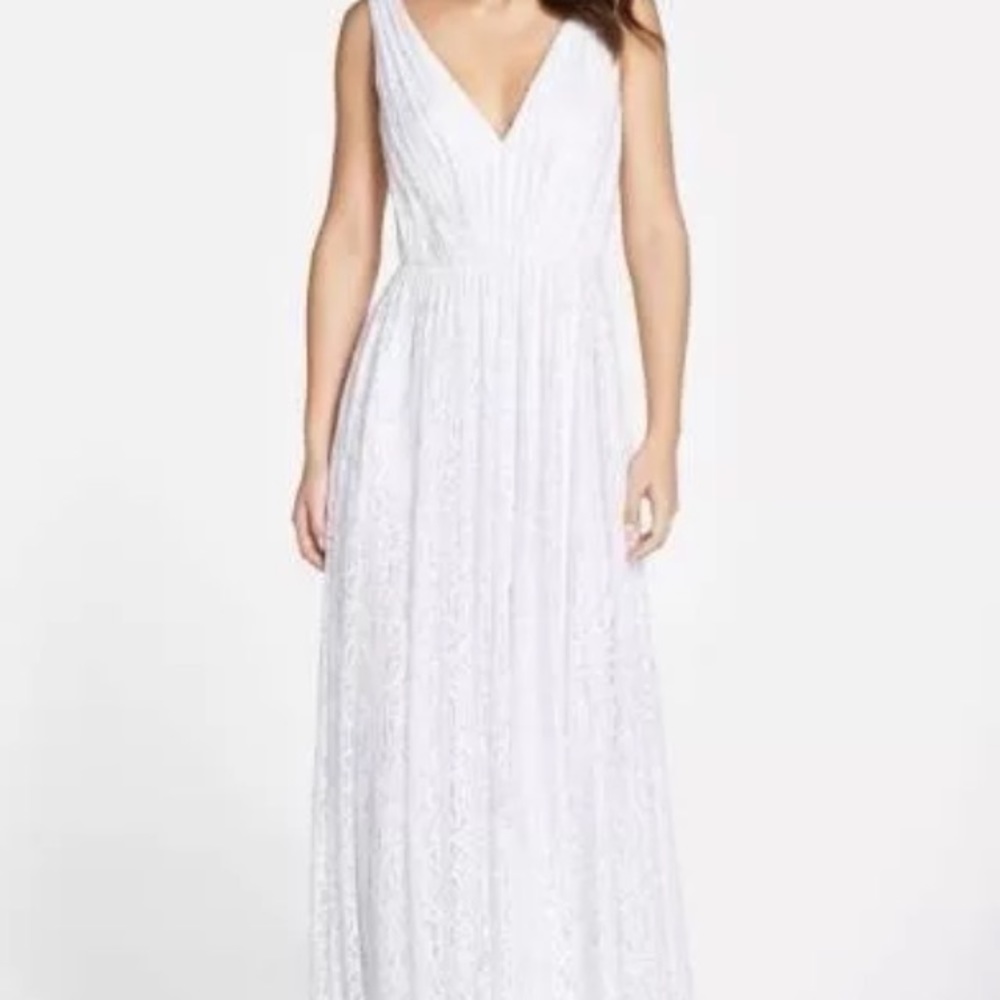 Vera Wang Lace V Neck Gown NWOT